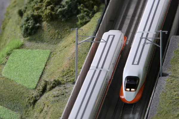 台灣高鐵 700T列車模型-全新車號TR33，首批限量僅50組於PChome 24h購物搶先開賣。業者提供