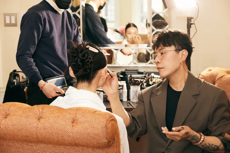 旅美台灣彩妝師Jonathan Wu（右）。Jonathan Wu提供