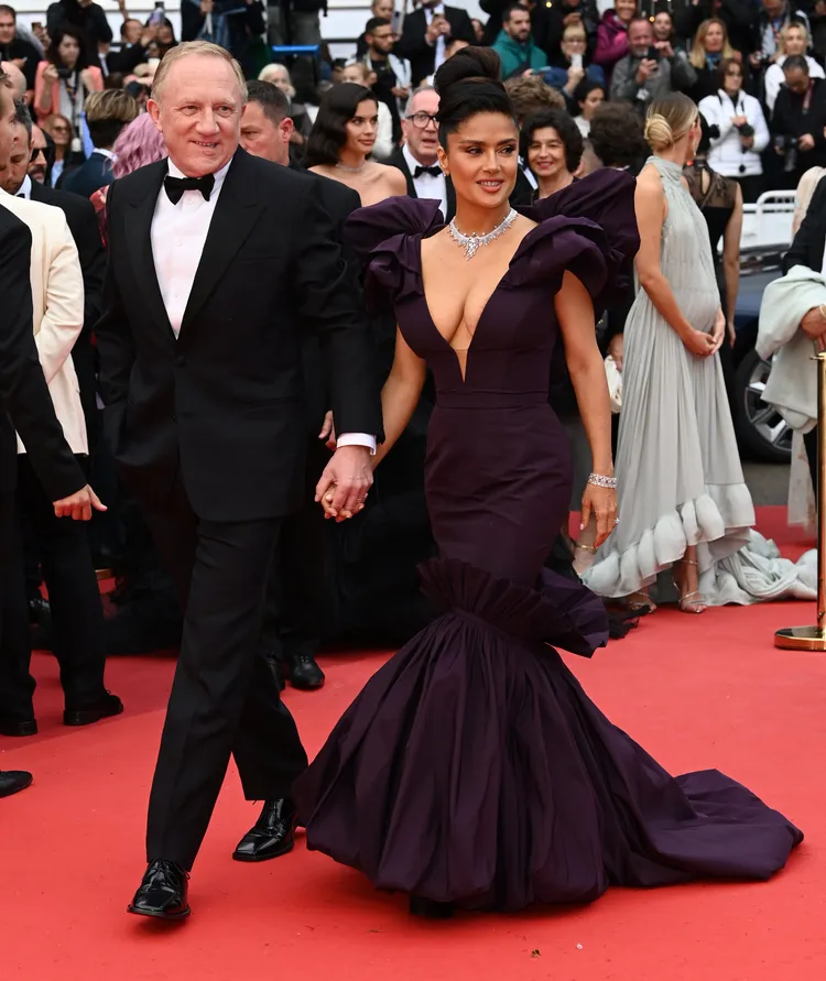 莎瑪海耶克（右）與開雲集團執行長老公皮諾也是首映嘉賓。達志