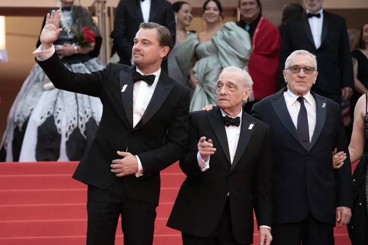 李奧（左）對興奮的影迷揮手致意。達志