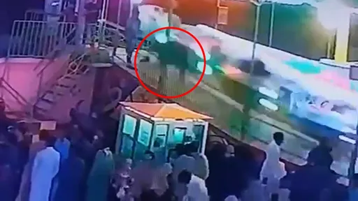 遊樂設施旋轉甩飛17歲少年「撞頭斃命」 竟是他自己打開安全鎖釀禍