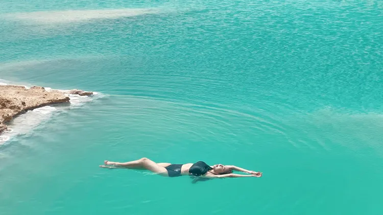 很難估算她到底帶了多少衣服。朱琦郁提供