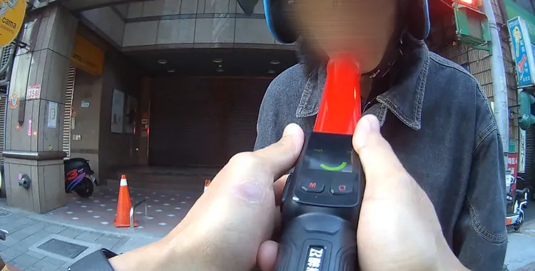 男生大酒測值超標。翻攝畫面