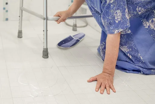 台灣人八成以上骨質不合格　七旬婦踢到桌腳慘截肢