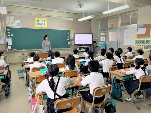 大阪小學校園飄出不明異味　50小學生不適送醫