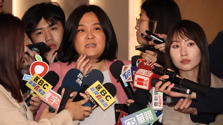 陳玉珍在赴餐會前受訪。莊宗達攝