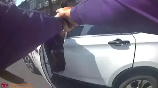 北市男違停瞎掰「牙痛」 警搜查竟踩油門衝車陣