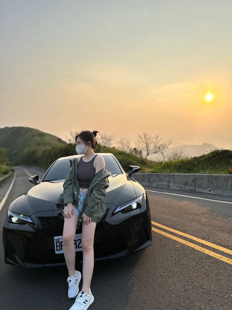 拍攝這支短片的正妹員警李紫薇，警專37期畢業，目前在信義派出所任職。翻攝照片