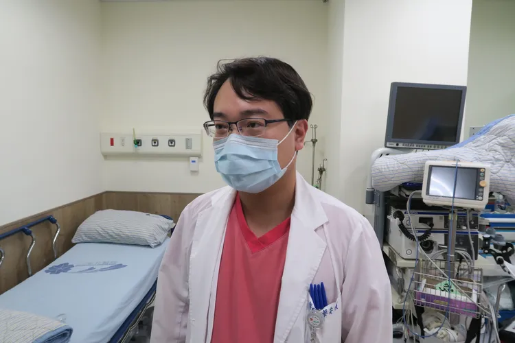 醫師蔡安順呼籲，類固醇有「美國仙丹」的稱號，一旦濫用各種副作用就可能會反噬身體。彰化醫院提供