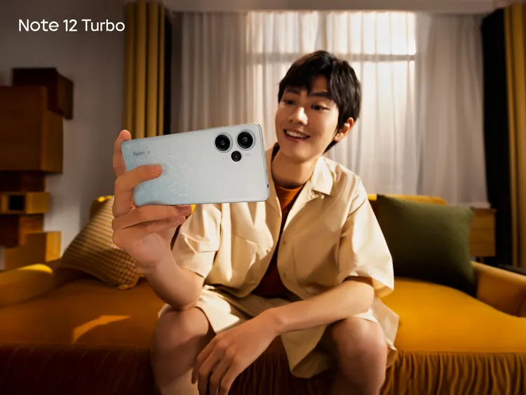 紅米手機官方微博3日才發王一博宣傳圖。翻攝紅米手機微博