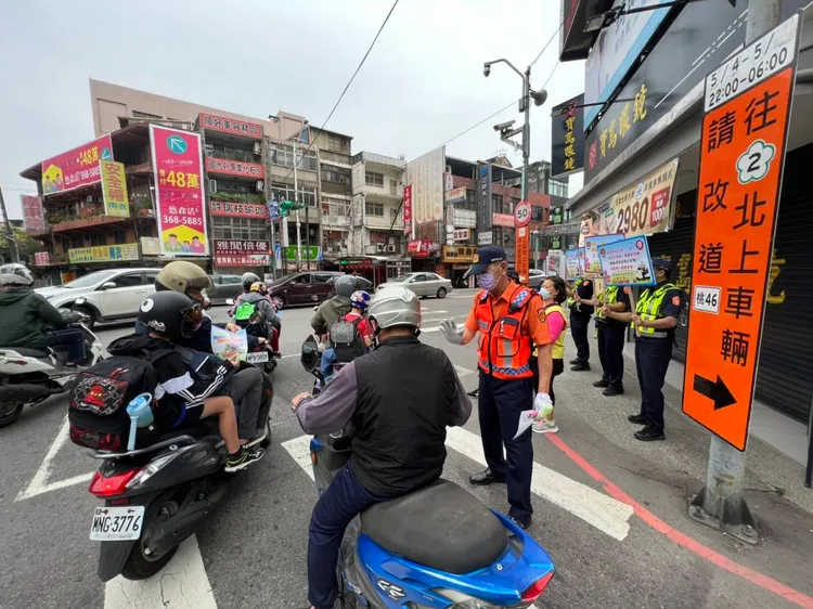 八德警分局交安宣導。八德分局提供