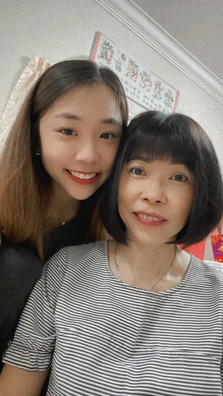 艾薇終於如願吃到媽媽做的家常菜。環球提供