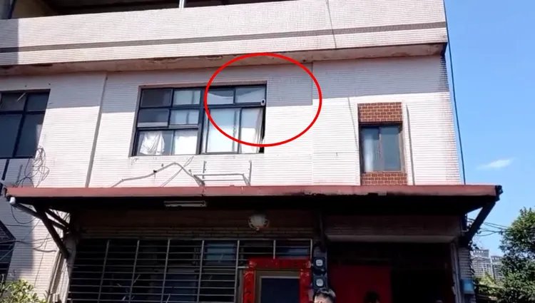 陳男在住處外裝設監視器。翻攝畫面