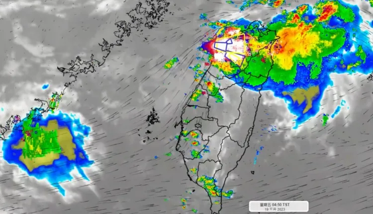 雷雨胞爆發力驚人。翻攝自天氣風險臉書

