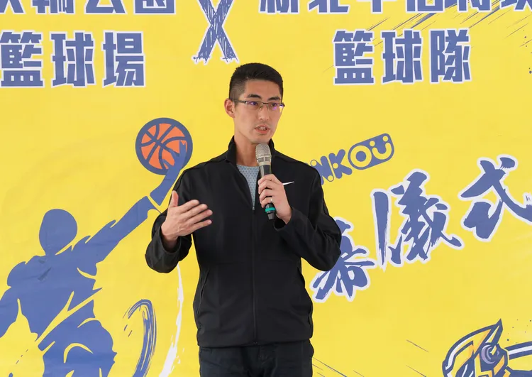 林口區長廖武輝表示，扶輪公園內籃球場一直都受到區內民眾的喜愛，使用率相當高。區公所提供