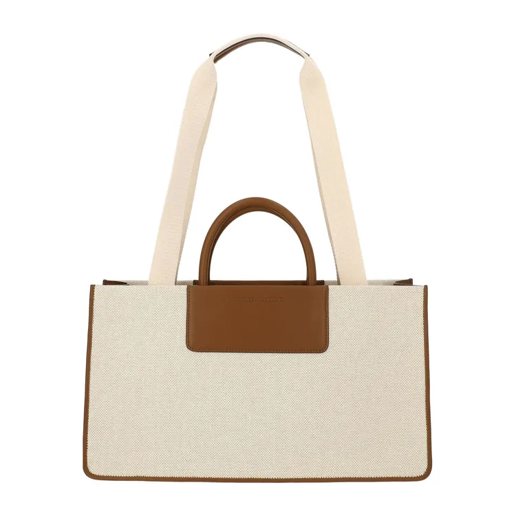 ITZ MINE聯名系列Astra托特包小型款，2490元。品牌提供 