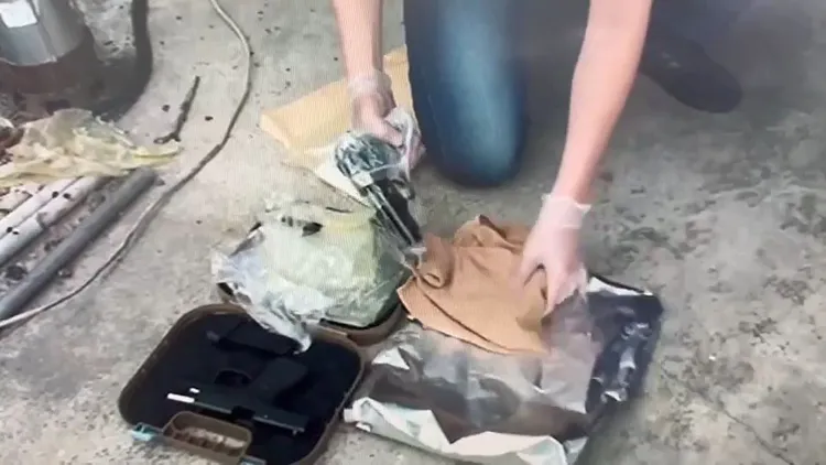 警方起獲改造手槍。板橋警分局提供