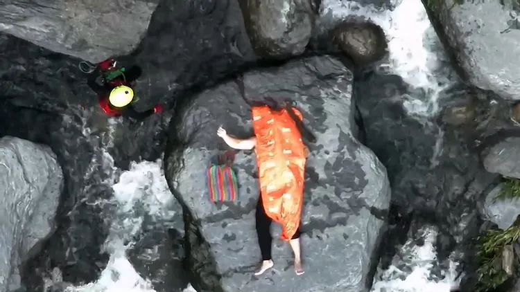 搜救人員再發現一人往生。翻攝畫面