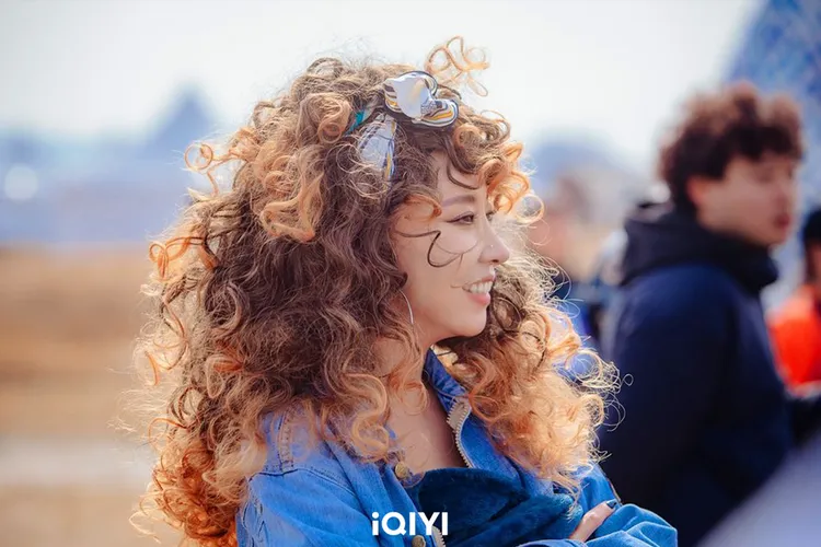 金元萱曾來過台灣發展，跟綜藝大哥大張菲傳過緋聞。愛奇藝國際站提供