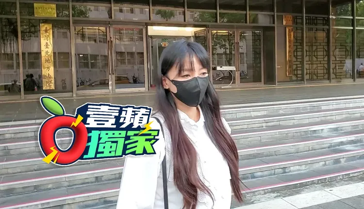 李靚蕾出庭看來有些憔悴。呂志明攝