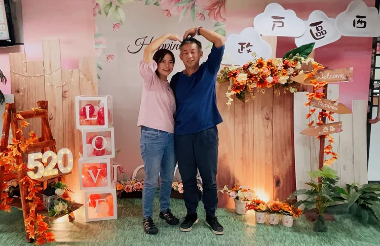 就是要在520結婚，台中市黃先生與鄭小姐濃濃愛意藏不住。台中市府提供