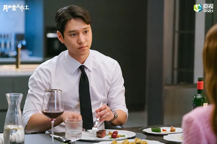 高庚杓高大挺拔身材令粉絲著迷。衛視中文台