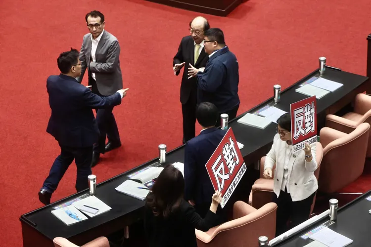 立法院會昨審查社福基本法。林林攝