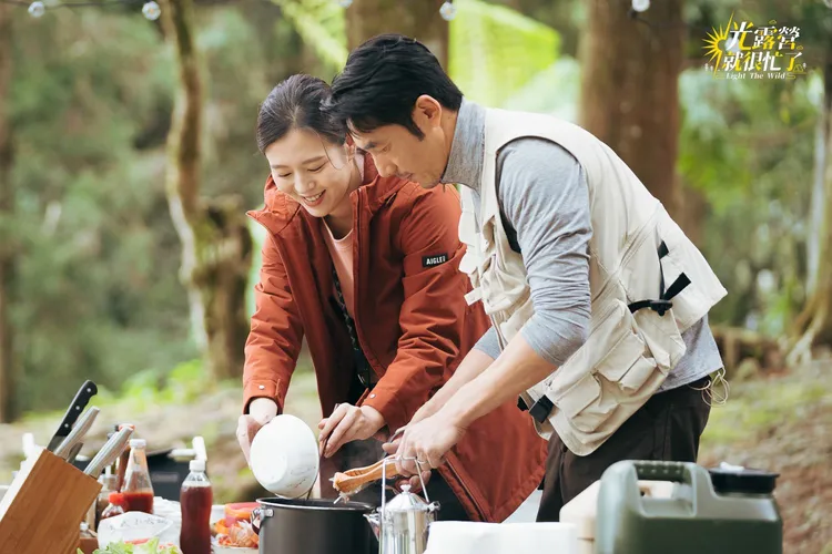 李李仁（右）恐嚇劉品言。TVBS提供