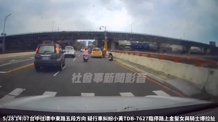 事發地點位於台中市太平區太平橋上。翻攝「社會事新聞影音」