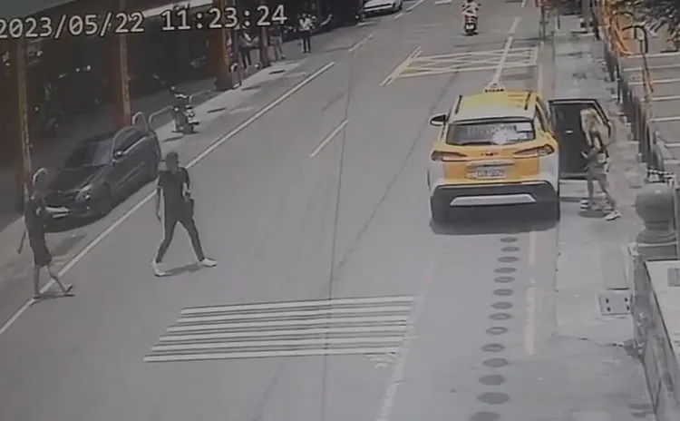 張男、郭男犯案後與林女搭乘計程車離去。民眾提供