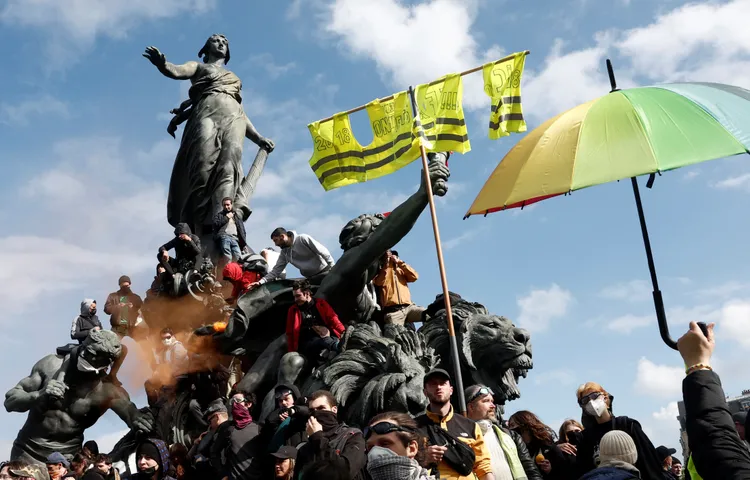 法國有在五一國際勞動節遊行的傳統。路透社