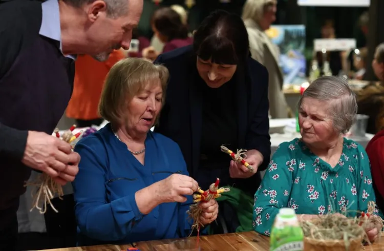 烏克蘭難民努力適應新的生活。圖為在波蘭的烏克蘭難民。路透社資料照片