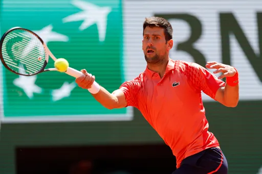 乔克维奇卷入科索沃独立争议！法网赢球后在镜头上写这段话遭炎上　