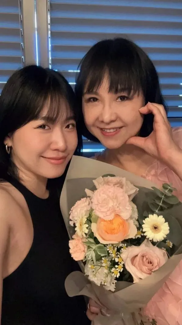 吳宗憲小女兒Olivia為媽媽張葳葳慶祝母親節。翻攝Olivia的IG