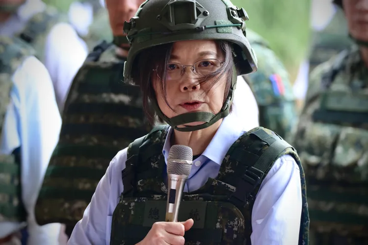 蔡英文期待未來有更多女性士官兵一起加入訓練。林林攝