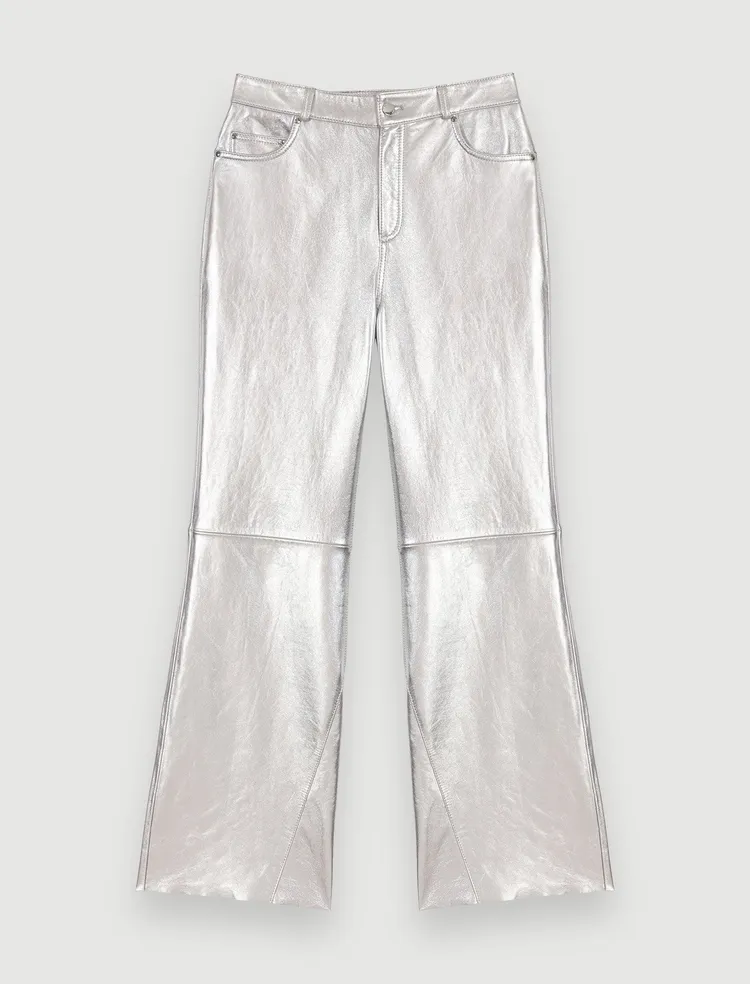 亮面皮長褲，1萬8490元。品牌提供