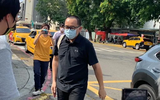 陳致中黑衣、三分頭入監服刑 第一餐吃這些!這時間可申請外役監