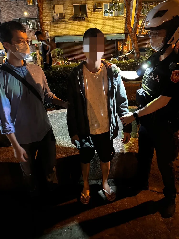 警方逮捕尤姓車手。板橋警分局提供