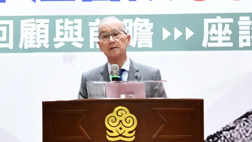 幫「大小姐」傳話阻買BNT？李大維駁斥「事實被扭曲」　搬關公喊話郭台銘