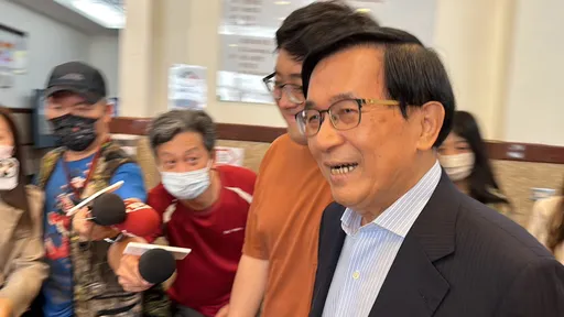 陳水扁東吳大學演講燦笑! 被問「國民黨徵召侯友宜」這樣反應