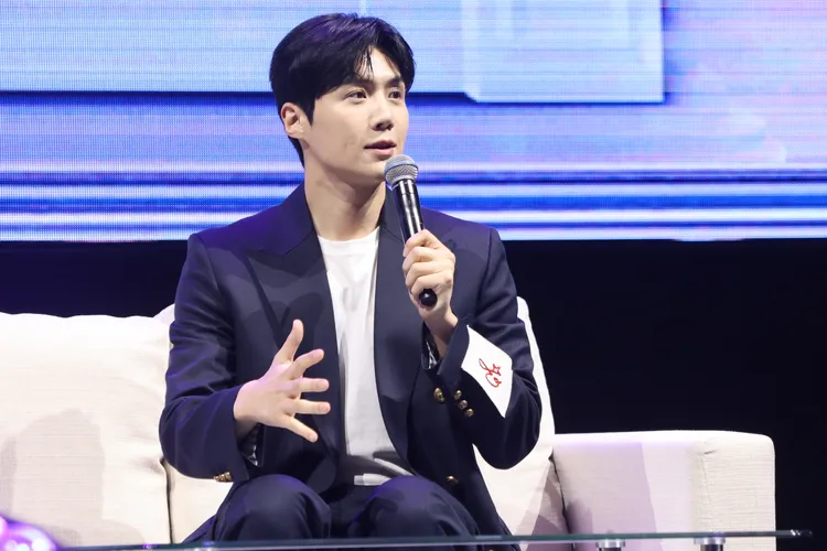 金宣虎坦言最近有些負面情緒。鄭孟晃攝