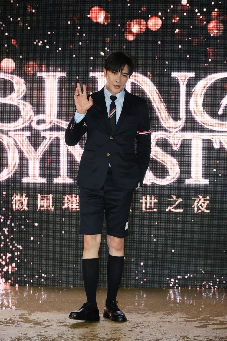 男星謝佳見以全套紐約設計師品牌Thom Browne西裝亮相。鄭孟晃攝