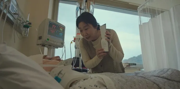 李到晛劇中遭暗算出車禍，昏迷好幾個月。翻攝Netflix