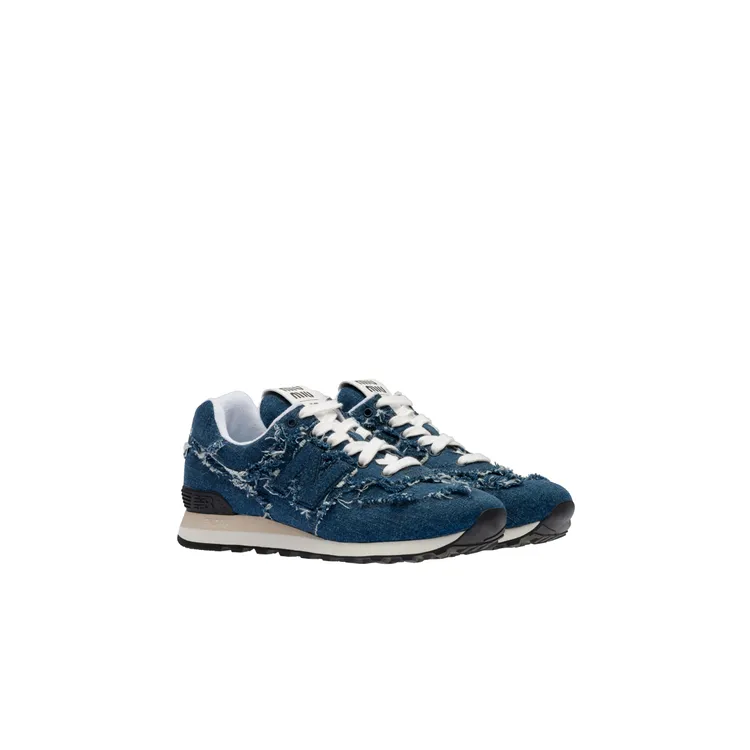 New Balance 574 x MIU MIU牛仔布運動鞋，3萬2000元。品牌提供