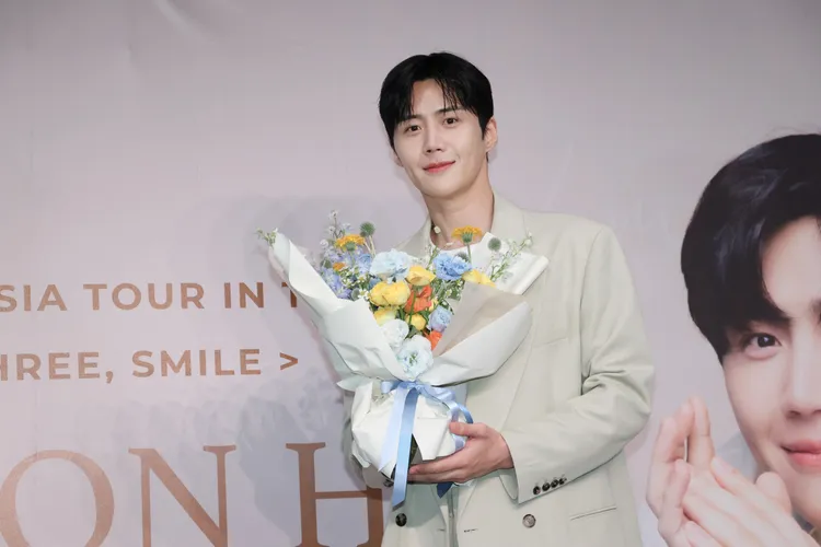 金宣虎首度訪台，入境隨俗學中文，想去逛夜市。鄭孟晃攝