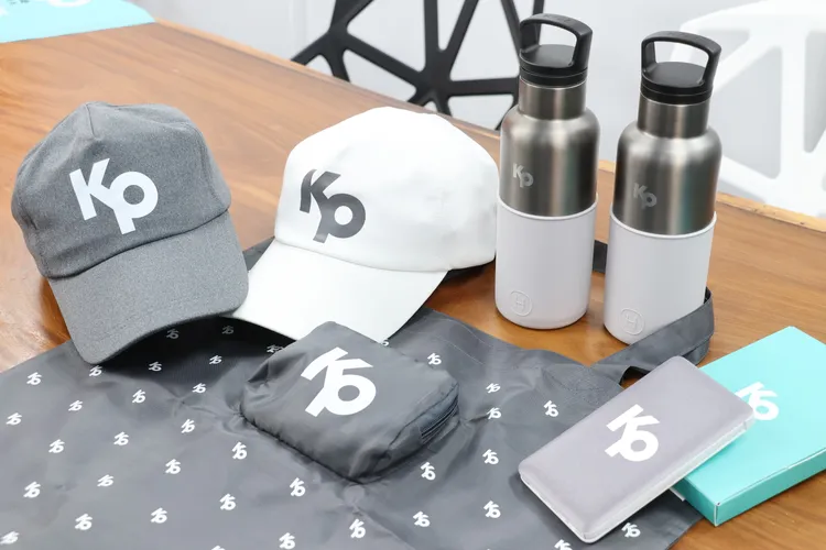 民眾黨今曝光柯文哲競選小物。鄭孟晃攝