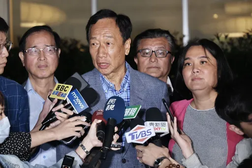 郭台銘指媒體一面倒為執政黨效力 若當選「會恢復NCC撤銷的電視頻道」
