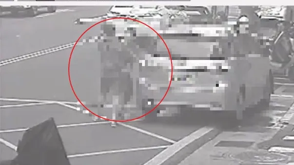 雙方在街頭發生衝突。新店警分局提供