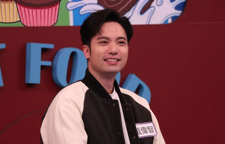 戴偉智被蘿莉塔懷疑性向。中天綜合台提供