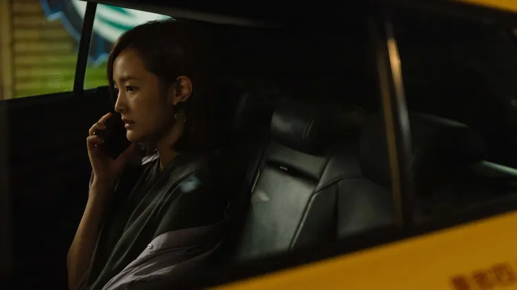 王淨《人選之人》遭職場性騷擾想放棄申訴，接謝盈萱電話淚崩。Netflix提供